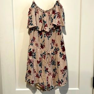 Like New Active USA off the shoulder blush floral romper size medium